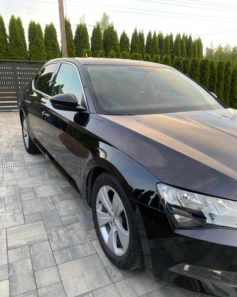 Skoda Superb cena 71800 przebieg: 100000, rok produkcji 2016 z Skawina małe 106